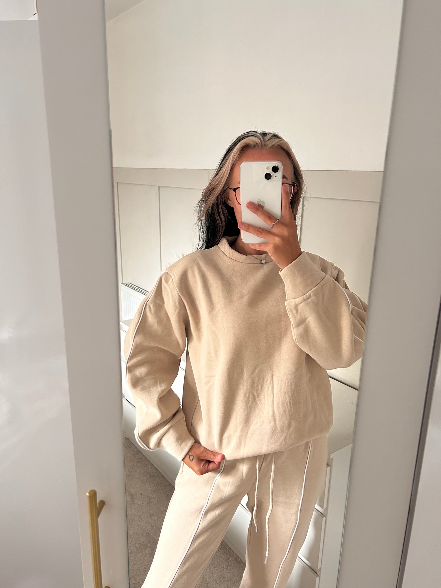 PIPING SWEATSHIRT & WIDE LEG JOGGERS SET