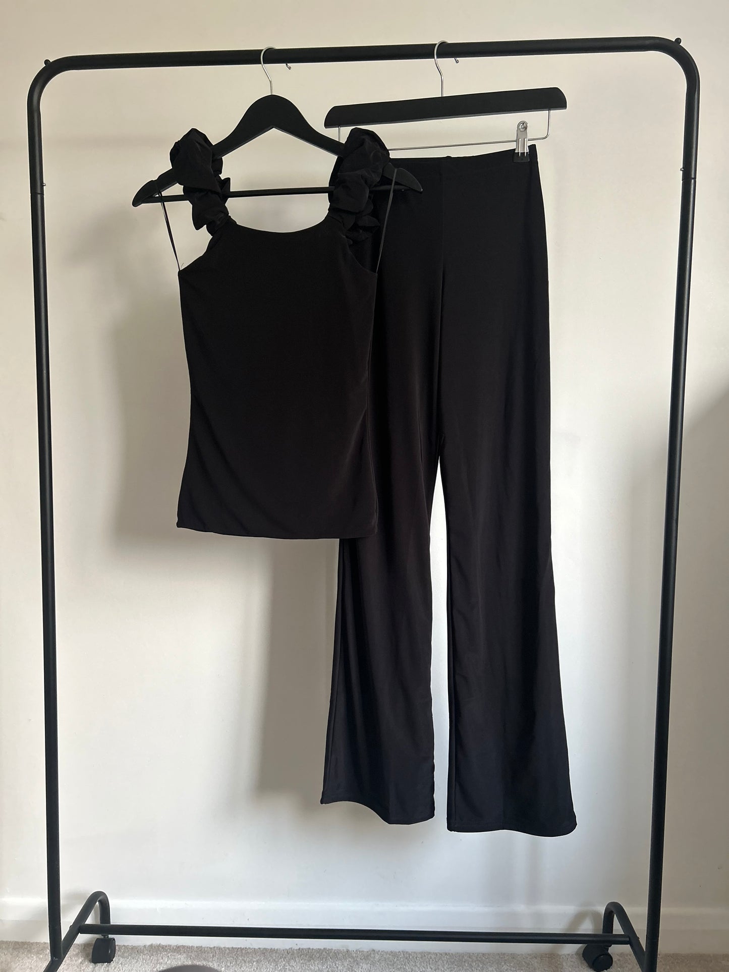 FRILL SLEEVE FLARED SLINKY CO-ORD