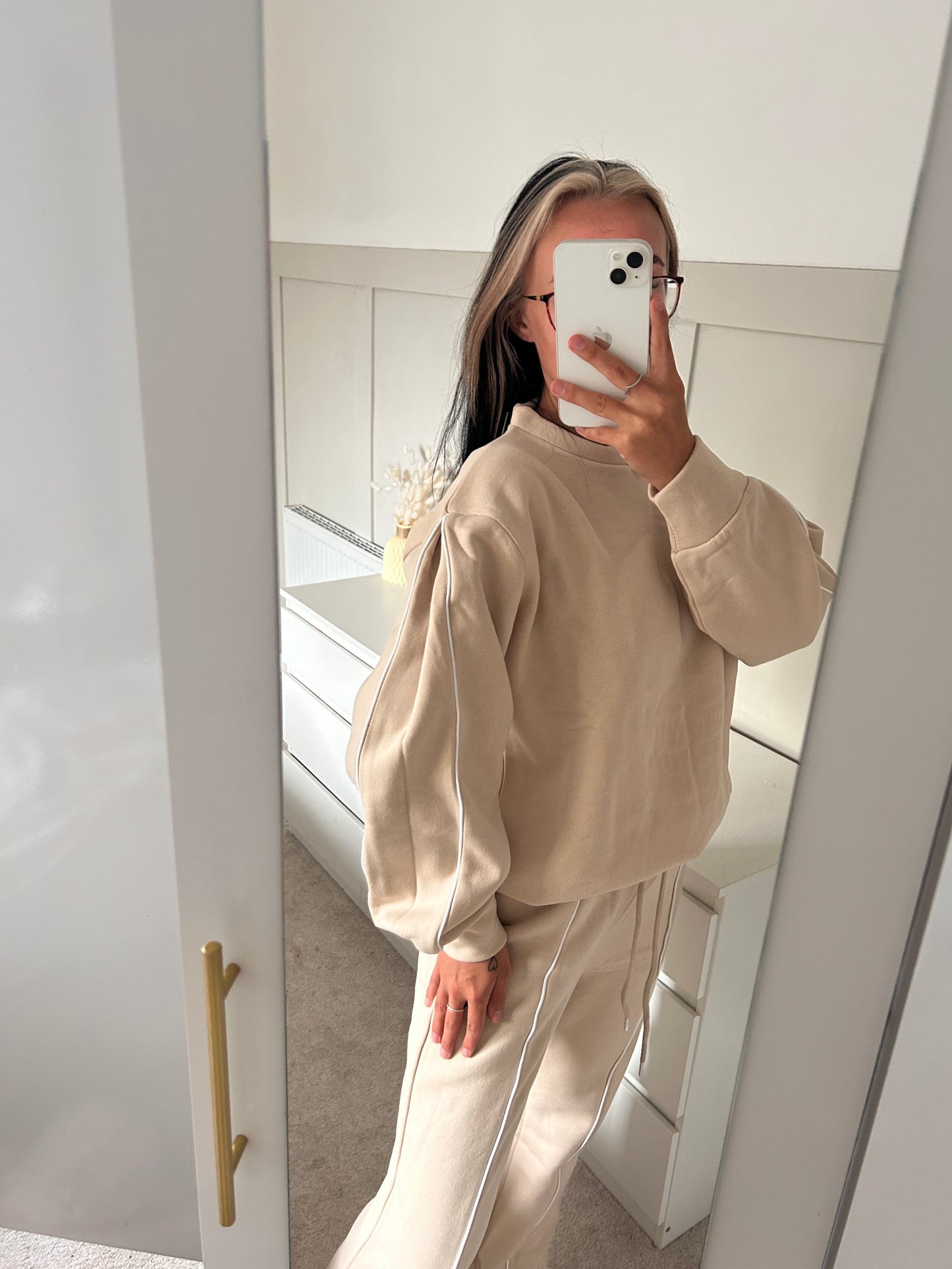 PIPING SWEATSHIRT & WIDE LEG JOGGERS SET