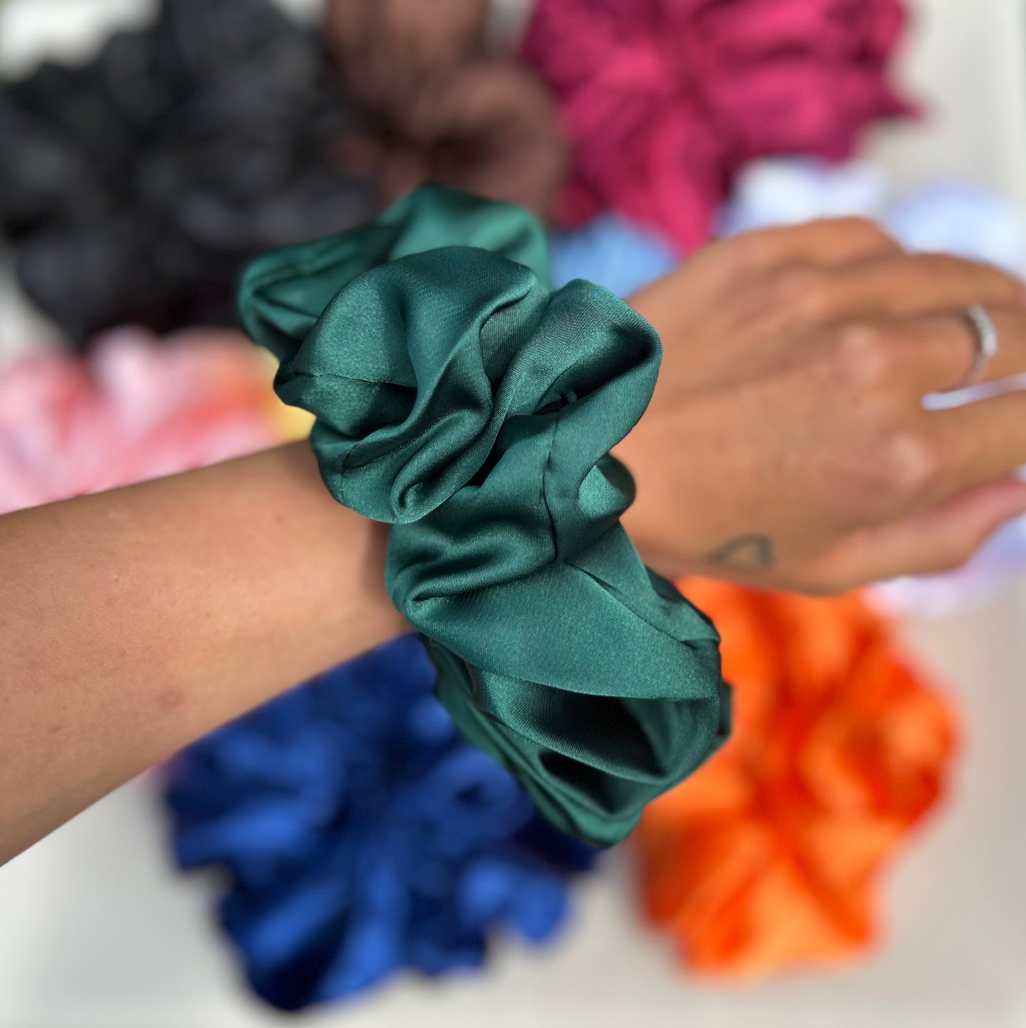 XL SATIN SCRUNCHIES