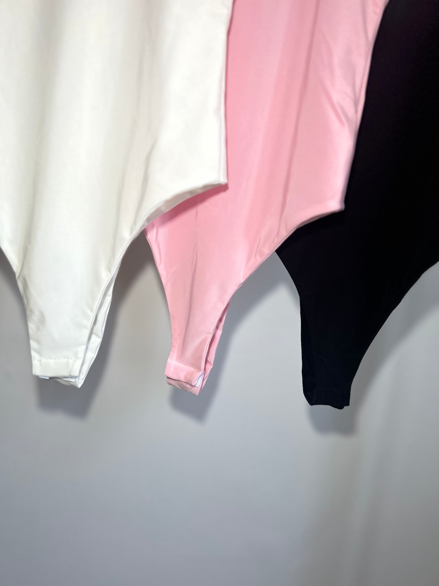 SLINKY RUCHED SHOULDER BODYSUIT