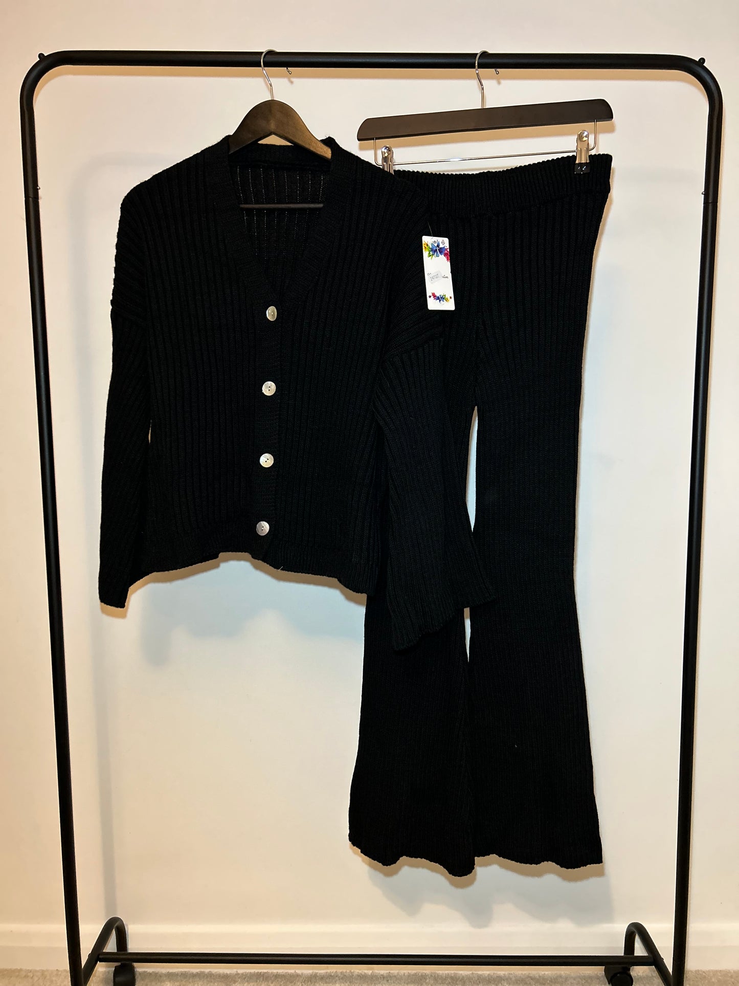 KNITTED CARDIGAN AND FLARED SET