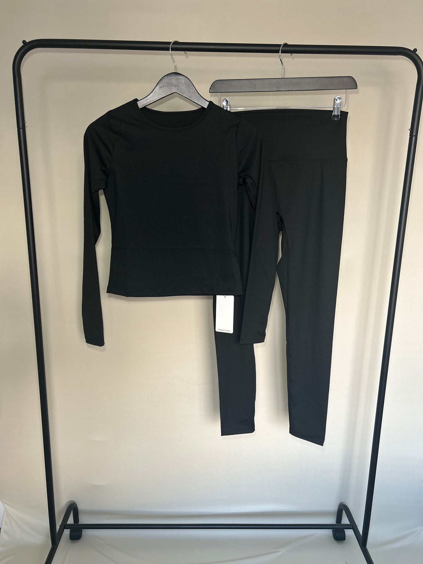 LONG SLEEVED SLINKY GYM SET