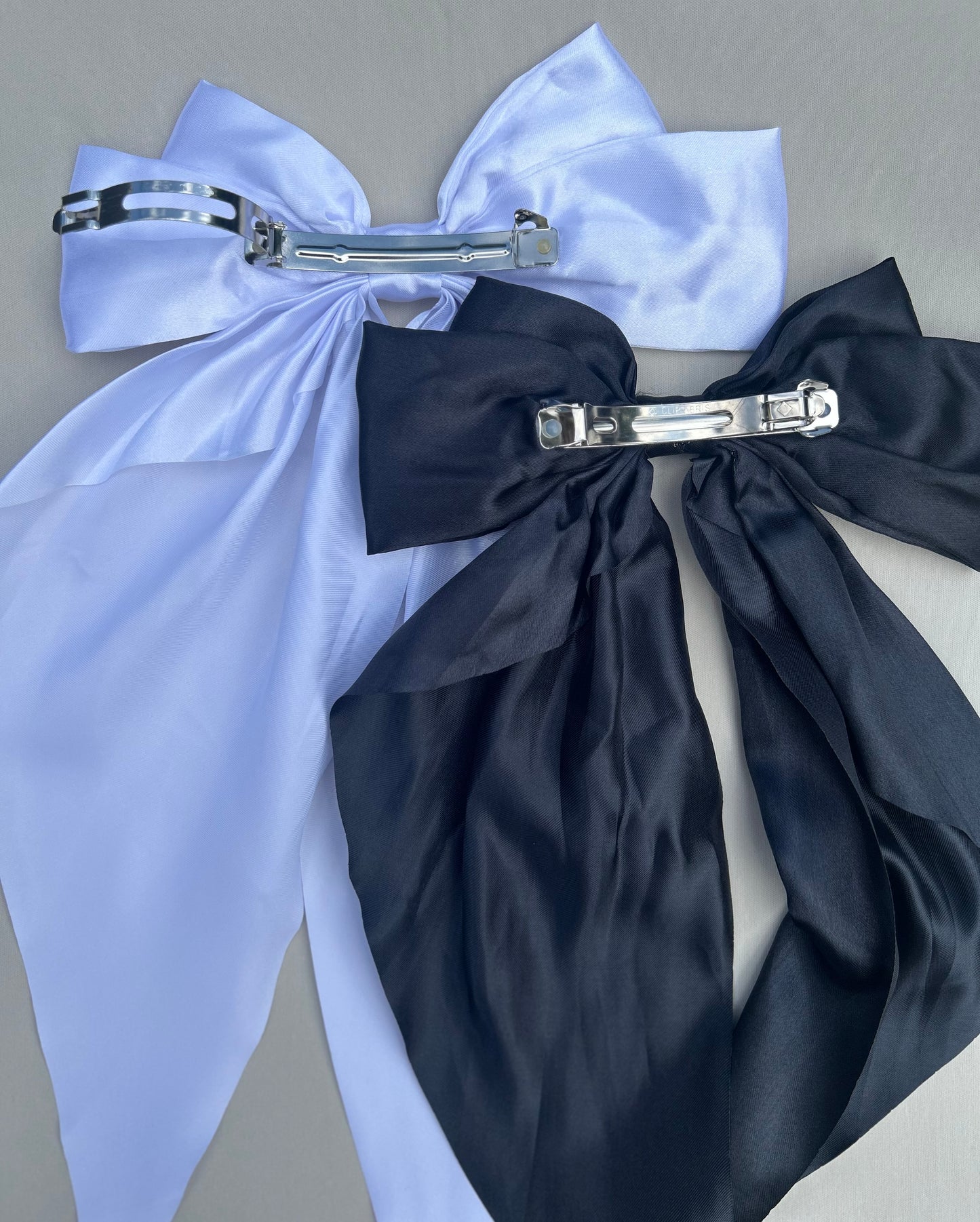 OVERSIZED SATIN HAIR BOWS