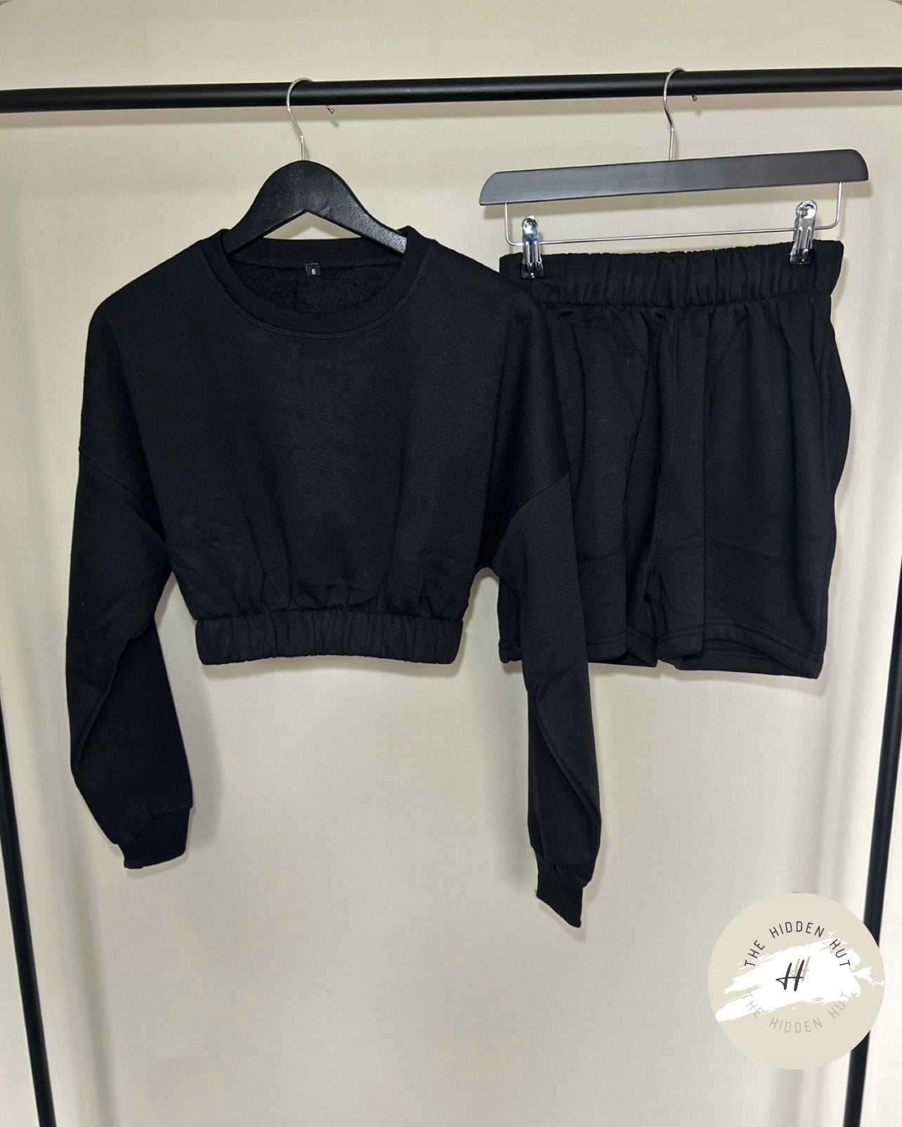 CROPPED JUMPER AND SHORTS SET