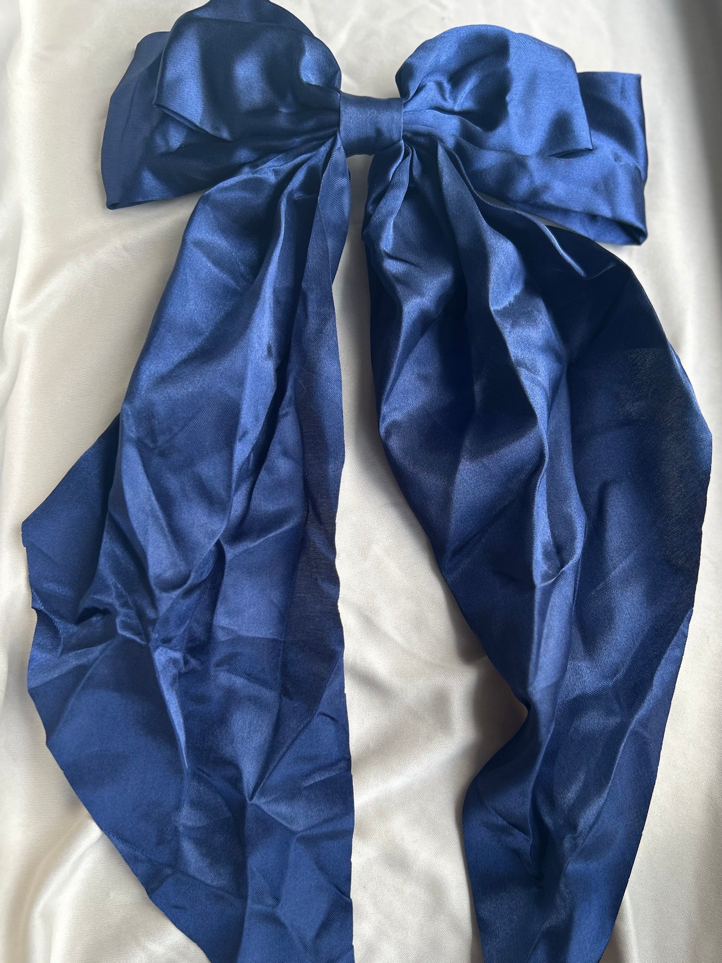 OVERSIZED SATIN HAIR BOWS