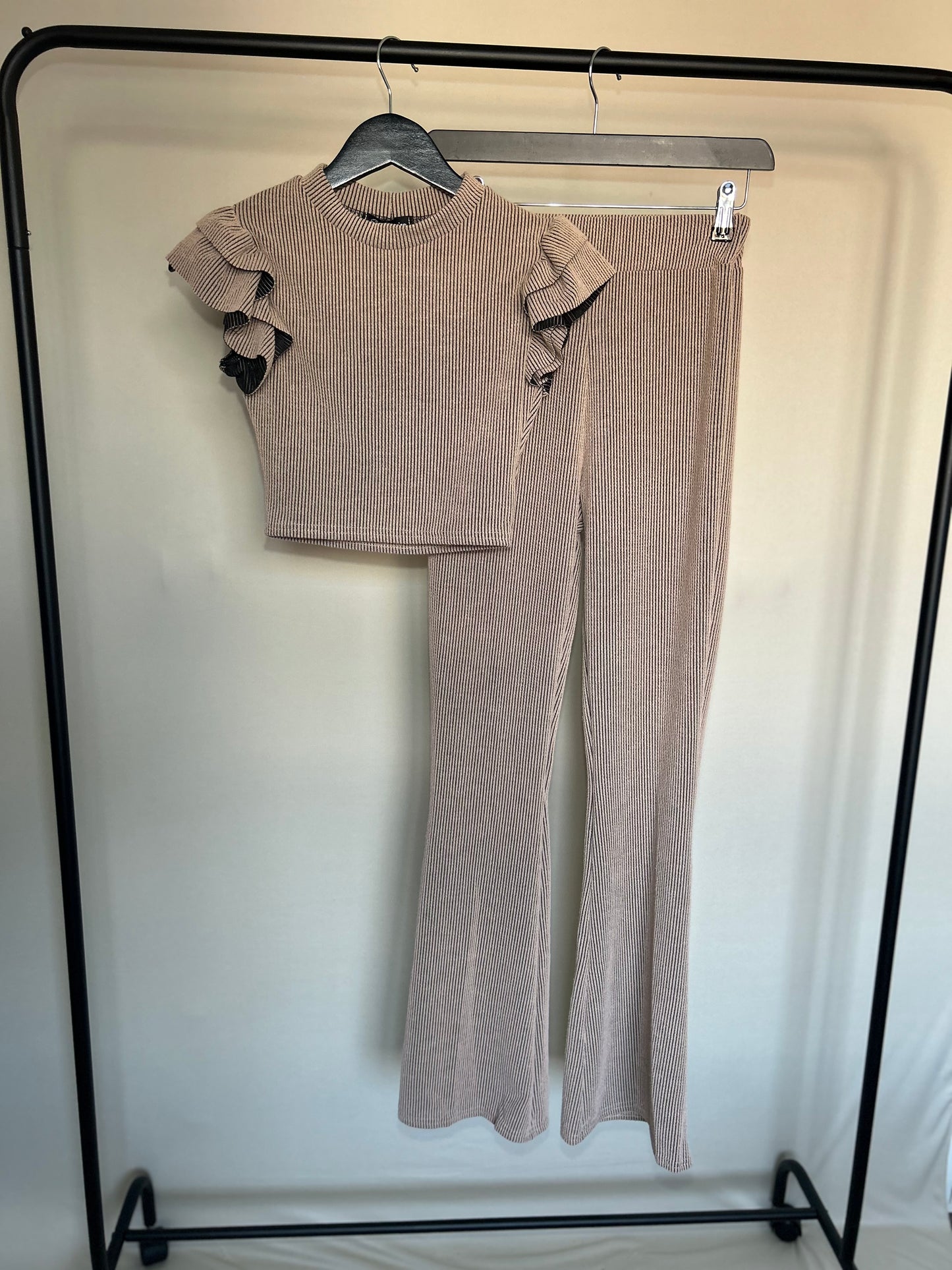 RIBBED FRILLED SET