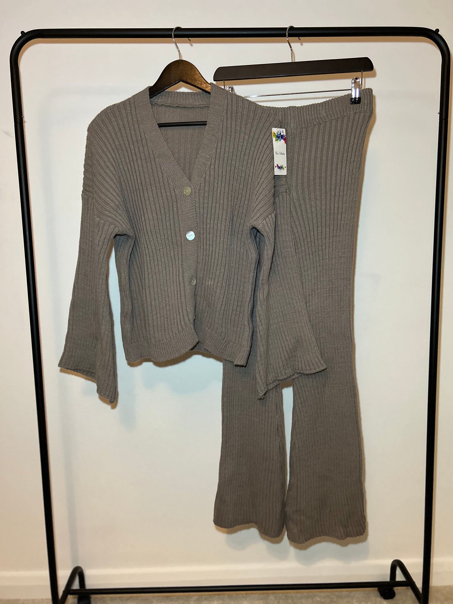 KNITTED CARDIGAN AND FLARED SET
