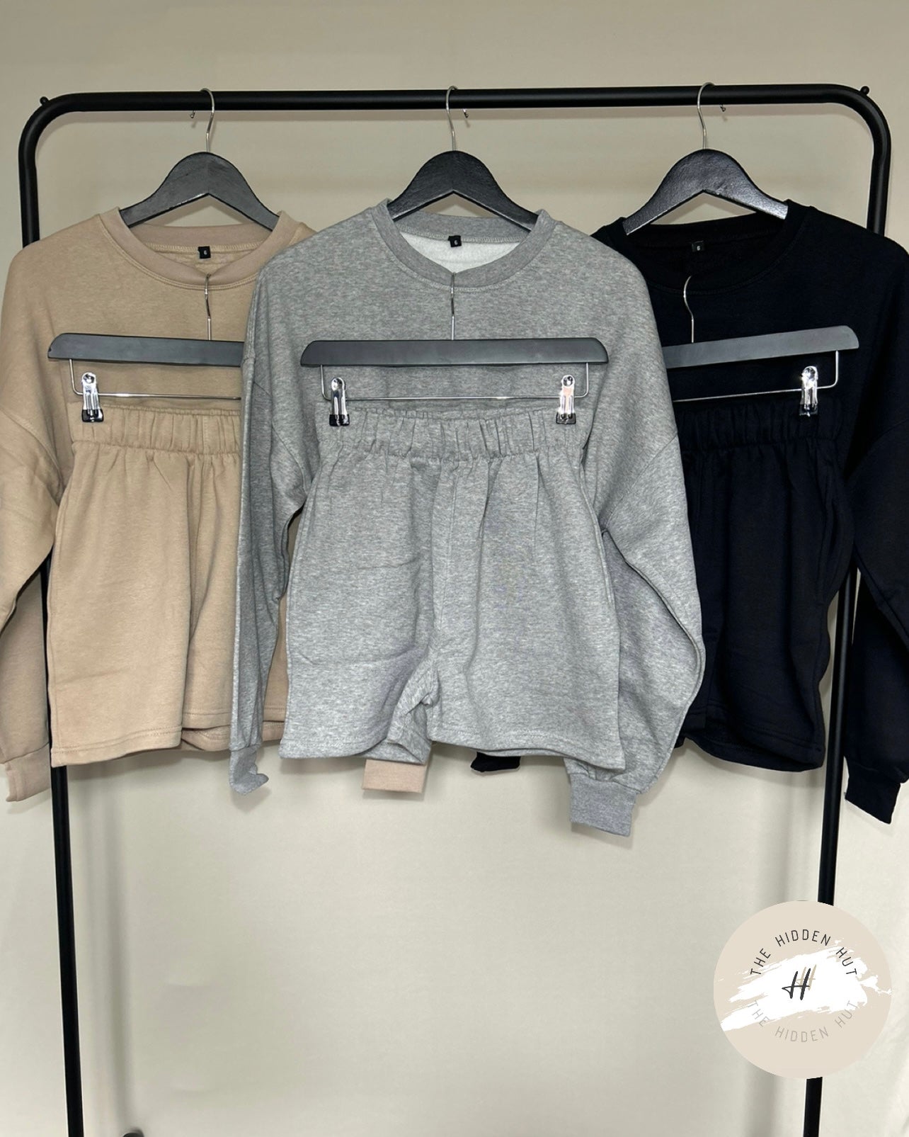 CROPPED JUMPER AND SHORTS SET