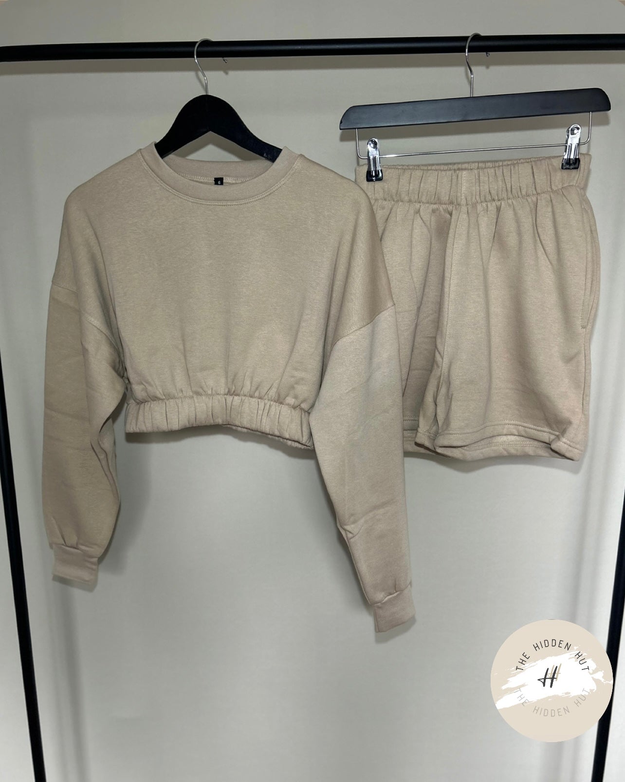 CROPPED JUMPER AND SHORTS SET