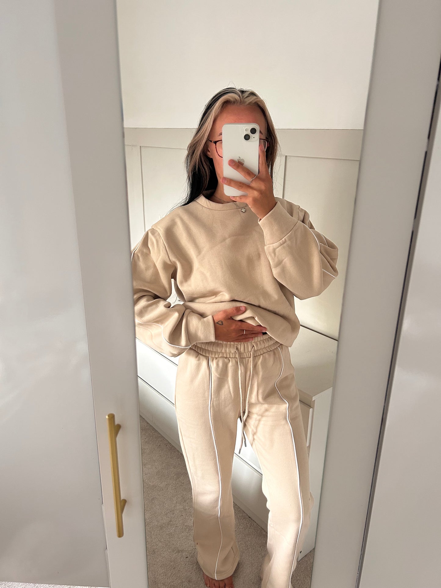 PIPING SWEATSHIRT & WIDE LEG JOGGERS SET