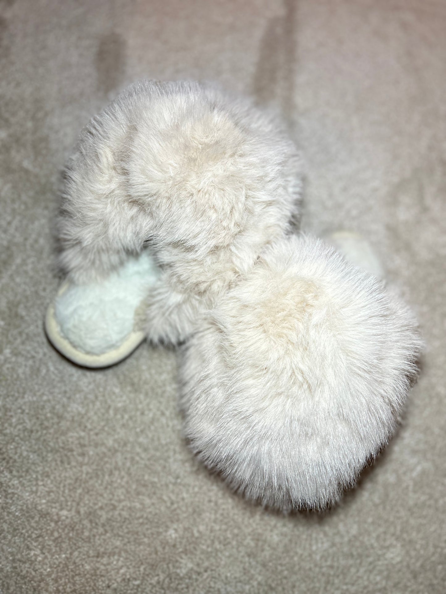 XL FLUFFY SLIPPERS