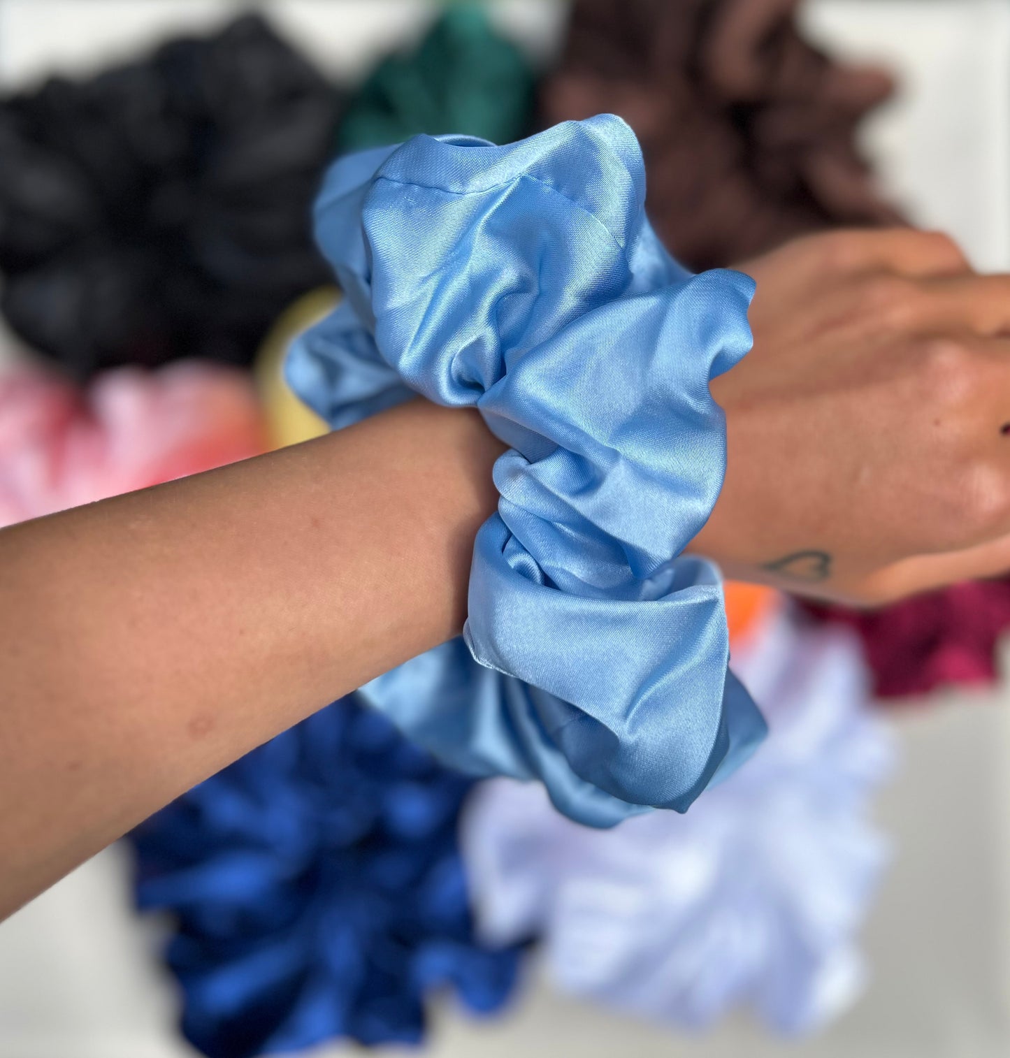 XL SATIN SCRUNCHIES