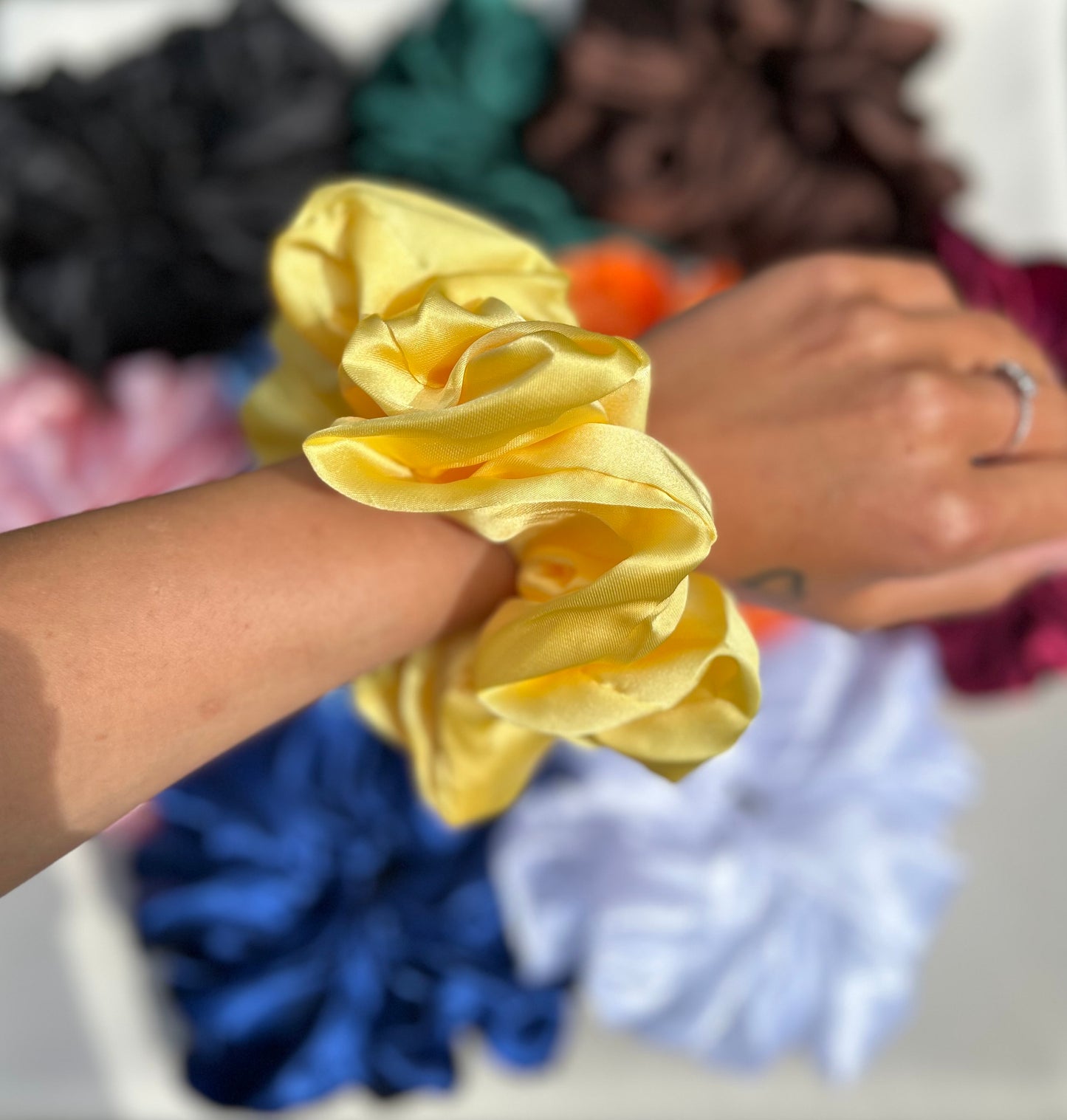 XL SATIN SCRUNCHIES