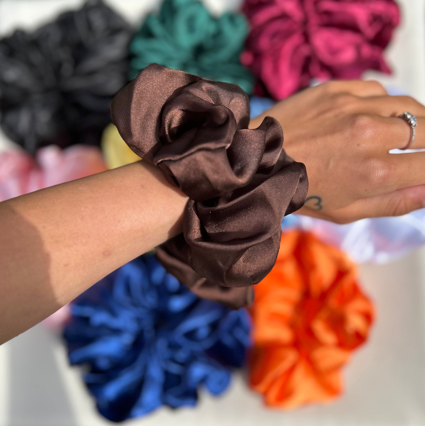 XL SATIN SCRUNCHIES