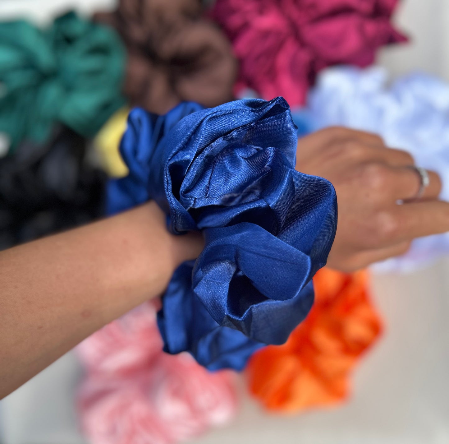 XL SATIN SCRUNCHIES