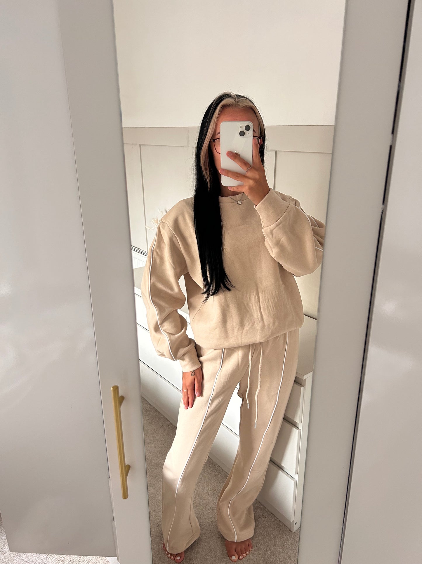 PIPING SWEATSHIRT & WIDE LEG JOGGERS SET