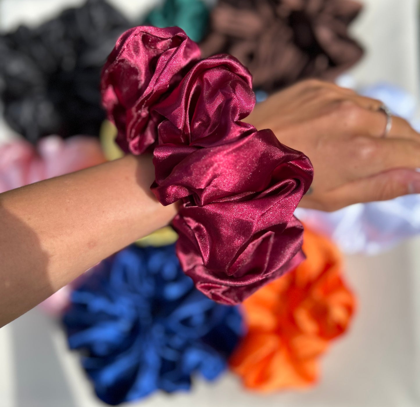 XL SATIN SCRUNCHIES